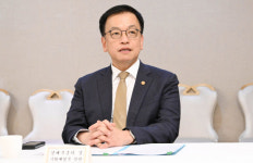 최상목 “두달간 국가신인도 사수 총력…필수추경 이달 통과 노력”