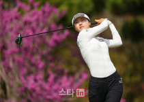 [골프in포토]한아름,유연한 티샷