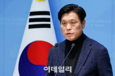 민주 “洪인사 중 일부, 지지 선언 준비 중…이병태 참여엔 사실무근”