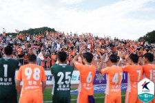 ‘아들 특혜 논란’ 강원 김병지 대표, “눈높이 맞지 않는 결정 사과드린다”