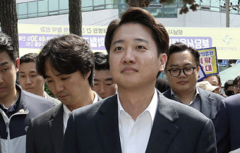 이준석 “대선까지 핸드폰 수신 차단” 단일화 거부 초강수