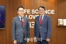 복지부 2차관, 아리바이오 방문...신약개발 간담회