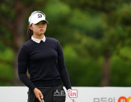 [골프in포토]아마추어 유아현,차분하게 바라본다