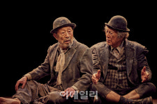 신구·박근형 주연 고도를 기다리며 파이널, 지역 공연 돌입