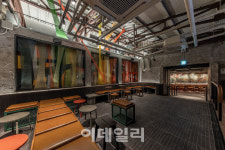 또 핫플될까…스페셜 매장 스타벅스 광장마켓점 가보니