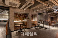 또 핫플될까…스페셜 매장 스타벅스 광장마켓점 가보니