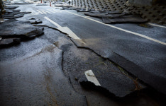 서울 관악구서 깊이 1m 싱크홀…인명·재산 피해 없어