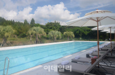 [포토] 기린빌라리조트, 캠핑장 야외 수영장 오픈