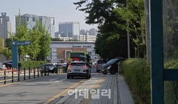 단속 떴다 사라지더니…또 병원 앞 `길막`, 약국 셔틀 활개