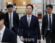 [포토] 서울중앙지법 출석하는 조은석특검팀 김형수 특검보