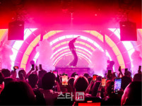 아이유·플레이브 노래 쓴 엘 캐피탄, 워터밤 출격