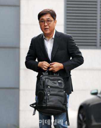 [포토] 인사청문회 사무실 향하는 최휘영 장관 후보자