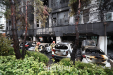 [포토]주차장에서 화재 발생한 광명 아파트