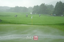 [골프in포토]제12회 삼다수 마스터스3라운드 우천 중단
