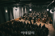 [문화대상 이 작품]마룻바닥서 울려퍼진 감동