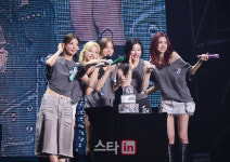 4번째 팬미팅 마친 ITZY 7년 너무 짧아, 앞으로도 함께