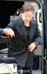 [포토]한학자 총재, 법원 도착