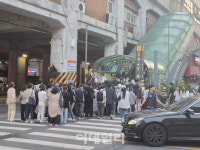 성수역 오후 6시, `지옥도` 펼쳐졌다..대책은 하세월`