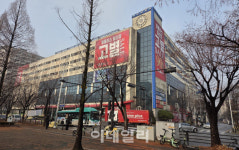폐점 없다 석달 만에 뒤집혀…날벼락 맞은 홈플러스 일산점[르포]