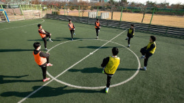 겨울철 팀 스포츠 풋살과 농구 경기 땐, 마음만 앞선 플레이 주의해야!