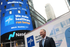 메드라인, 어떤 회사길래…상장 첫날 주가 41% 급등