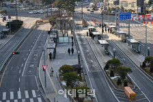 [포토]서울 시내버스 무기한 총파업 이틀째, 텅빈 버스정류장