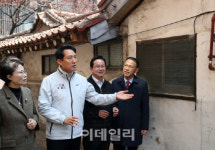 [포토] 장기전세주택 현장 찾은 오세훈 시장
