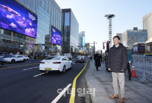 [포토] 광화문 현장 점검하는 정문헌 종로구청장