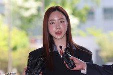 '수사 무마· 사기 의혹' 양정원, 경찰 출석…