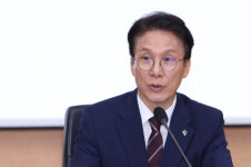 선거 끝나자 차기 총리 관심…정성호·강훈식 물망