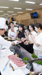동원홈푸드9사단사령부간부식당 | 동원그룹 구내식당에 뜬 '200㎏ K참치'…"먹고 어민 돕자"