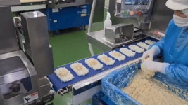 초밥처럼 쥔 밥 1년 공들인 ㎜의 승부…GS25 삼각김밥의 심장[르포]