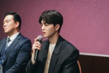 '포핸즈' 송강, 공식석상 나섰다…이준영과 뜻밖의 협업