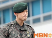 [MBN포토] 비 전역, `굳게 다문 입`