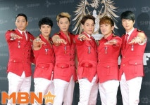 [MBN포토] `우리는 신화 입니다!`