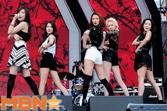 [MBN포토] 스피카, `슈퍼스타K5 올스타 콘서트에서 섹시한 뒷태`