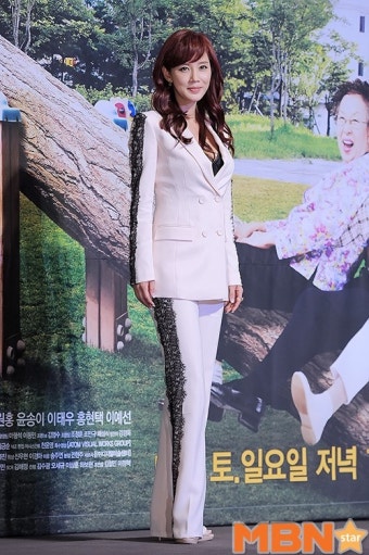 [MBN포토] 오현경, `블랙레이스로 라인에 포인트를!`