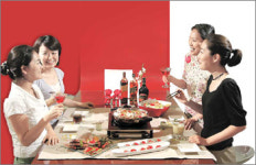 [스타일/푸드]‘여자끼리 홈파티’…센스있는 퓨전요리 이벤트