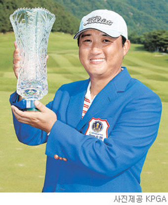 모중경 가야오픈 15언더 우승컵
