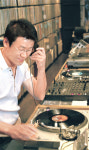 [줌인]아, 옛 DJ다방에 가고 싶다…홍익대 앞 ‘스튜디오80’