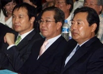 “빅2 다툼 자기 발목 잡아 범여권 어부지리 얻을수도”