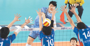 후인정의 거미손, 보비 날개 꺾다