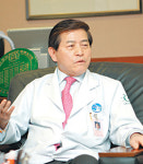 고려대에 30억 쾌척 유광사 여성병원장
