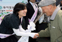 밝은 미소로 맞이하는 친절한 경림씨