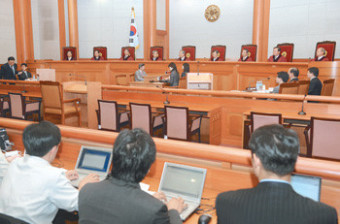헌재, 간통죄 위헌소송 18년 만에 두번째 공개 변론