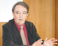 “욕망 제어 못하는 민주주의, 사회 질서 해치는 정치과잉”