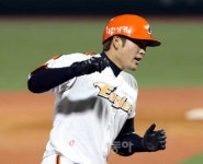 [야구 스터디] 김태완 35경기연속 ‘공치는 날’ 없다