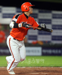 2만호 홈런…주인은 연경흠!