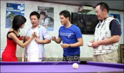 [포토]정웅인-박상면, “우리도 싸인 받고 싶어요”