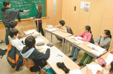 [이지스터디]영어토론, ‘1석 4조’로 실력 업그레이드!